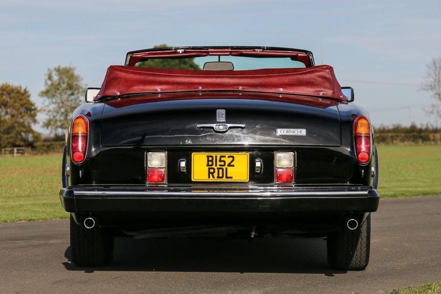  Rolls-Royce Corniche Cabriolet 1981 года  (фото 20 из 36)